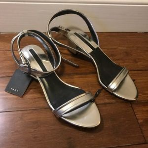NWT silver heeled Zara flats